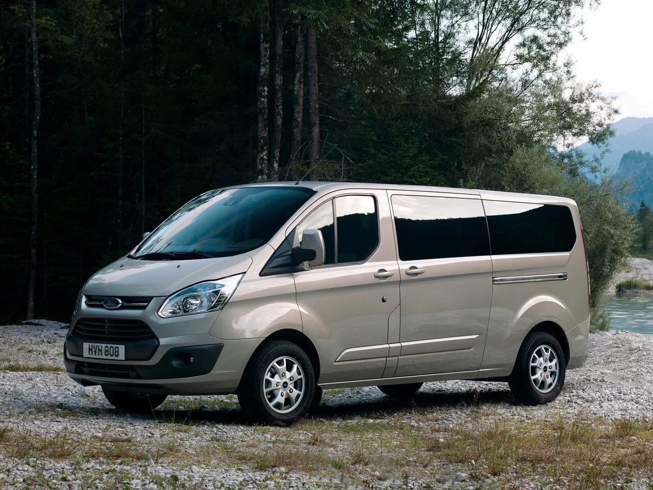 Куплю автомобиль минивэн. Ford Tourneo Custom. Ford Tourneo Custom 2013. Ford Tourneo Custom 2012. Ford Tourneo Custom 2017.