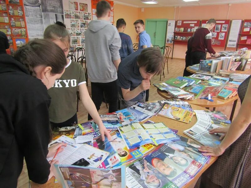 Лев толстой в юности. Читающая молодость. Картинка юность читающая 2023. Областной конкурс юность читающая. Молодежные книги.