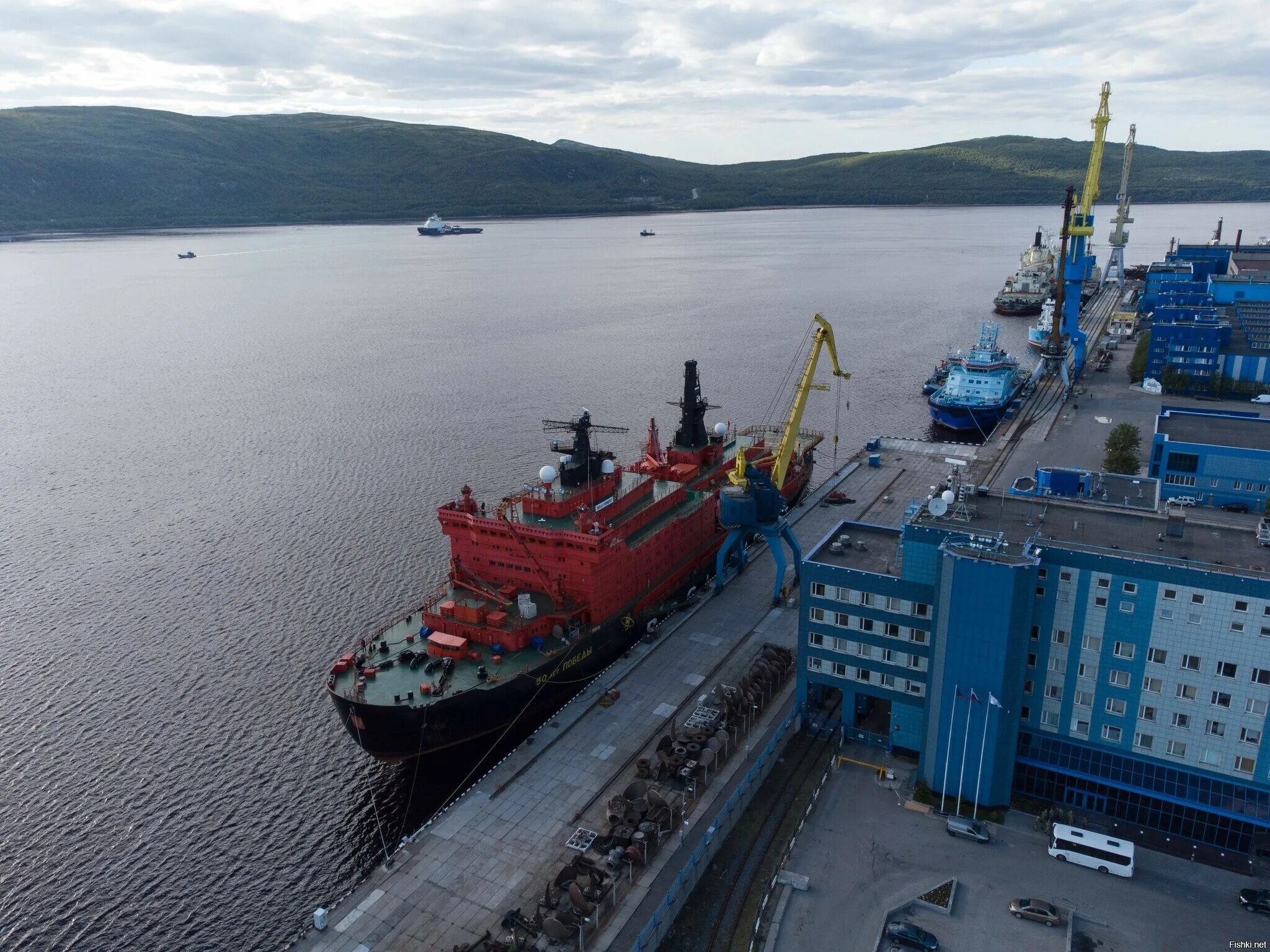 Порт атомфлота в мурманске. Атомный ледокол росатомфлот. Имандра атомфлот. Атомфлот мурманск. База росатомфлота в мурманске.