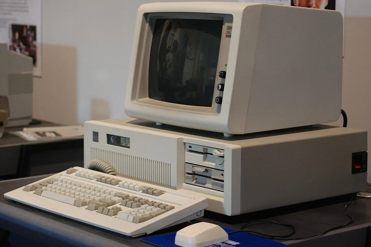 1 личный компьютер. IBM PC 5150. Модель IBM PC 5150.. IBM PC 5170 at. IBM PC at 286.