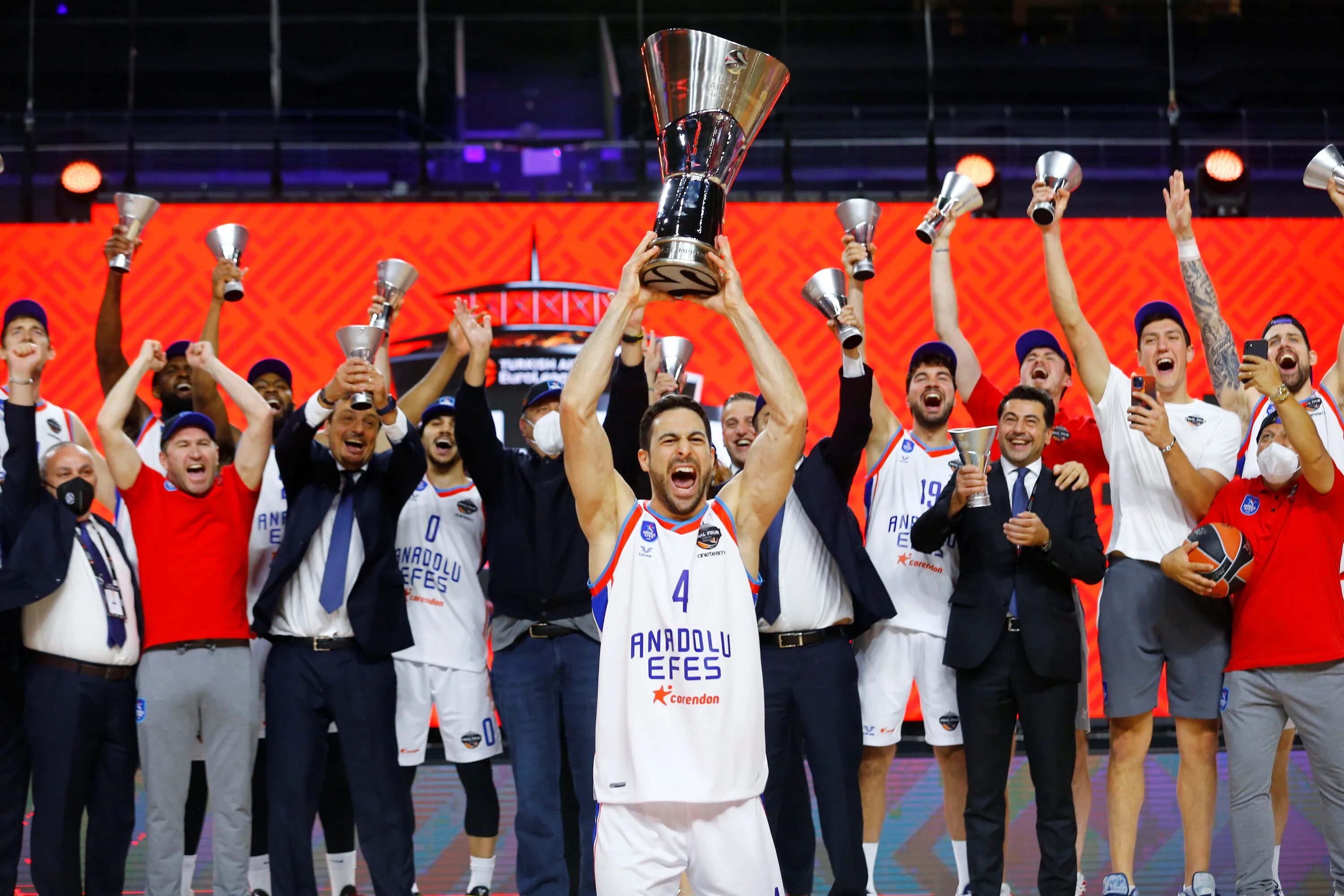 Евролига баскетбол 2020-2021. Барселона Эфес баскетбол Евролига 2022. Anadolu Efes Euroleague Champions 2022. Результаты евролиги мужчины