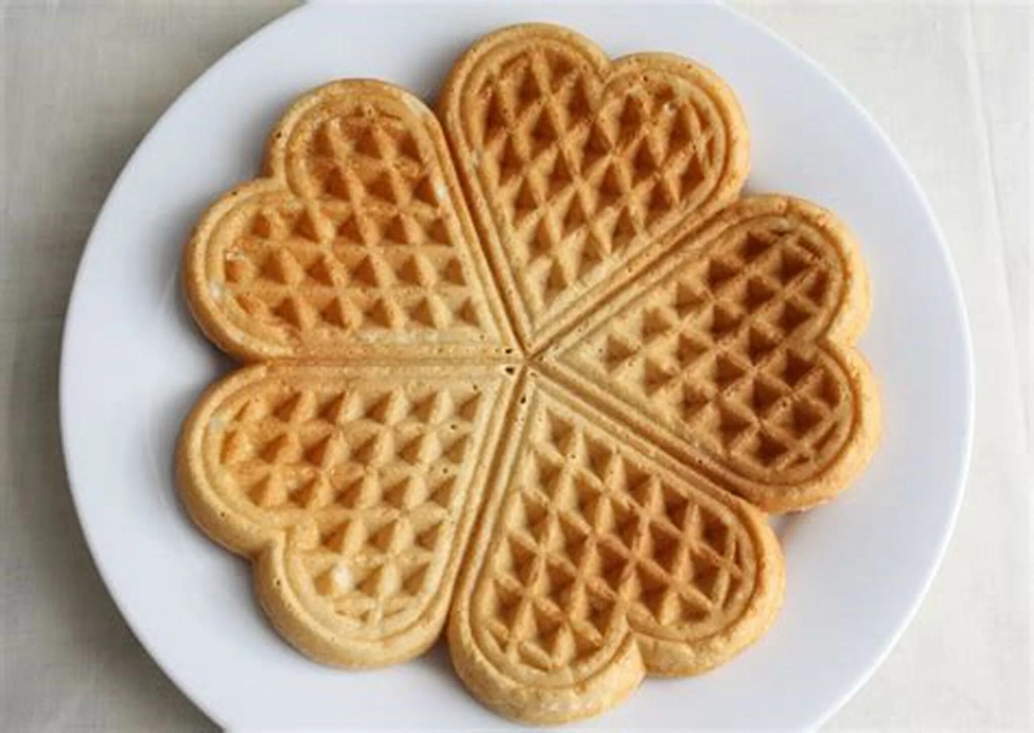Печенье домашнее треугольники форма. Печенье вафельное сердце. Форма для печенья. Печенье в вафельнице. Форма для вафельного печенья.