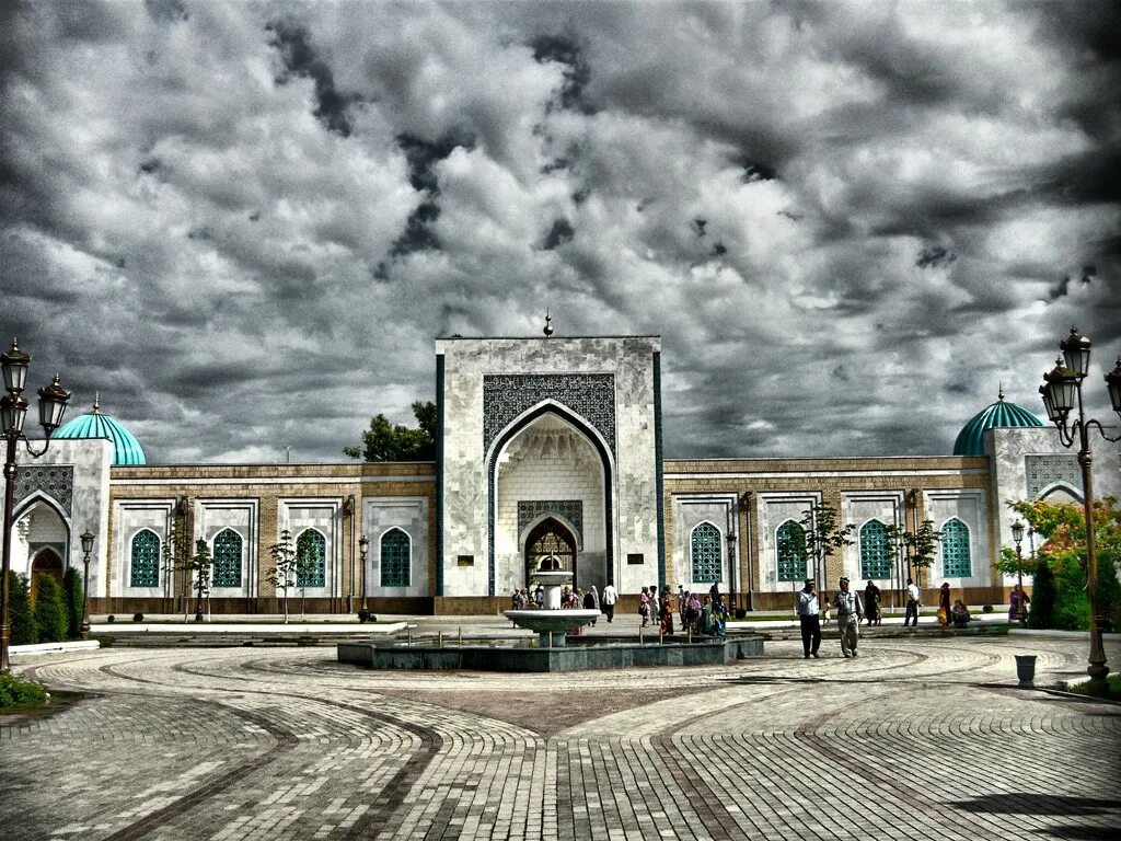 Ijtimoiy buxoro uz. Ош мечеть Аль Бухари. Аль Бухари Самарканд. Мечеть Аль Бухари в Самарканде. Маргилан Узбекистан вокзал.