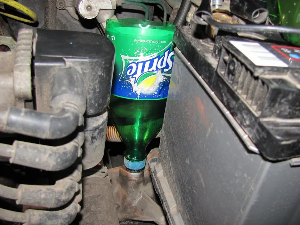 5 заливная мкпп шевроле. Как проверить масло в коробке на шевроле лачетти 1. 5. Сапун кпп лачетти 1. Авео т250 масло в акпп.