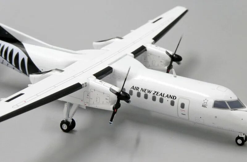 Q 300. Bombardier q300. Air New Zealand q300. Dash 8 q300. Даш 8 300 самолет.