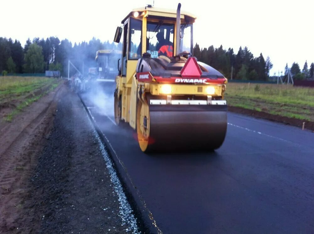 асфальтирование дорог. асфальтирование дороги. укладка асфальта. асфальтирование озеленение. асфальтирование и благоустройство.