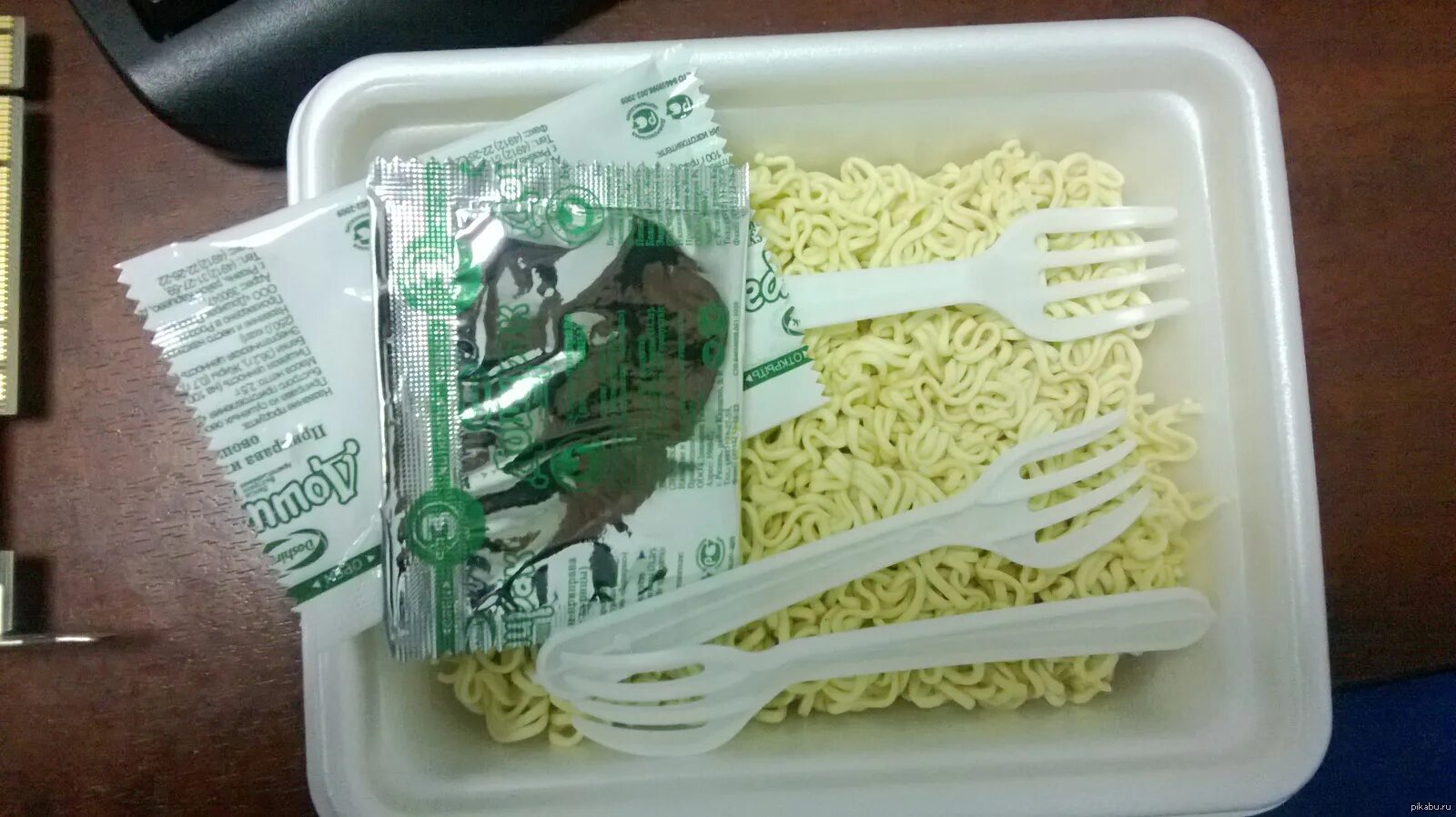 Розовый дошик. Бичик доширак. Ест дошик на уроке. Дошик тт подписчики. Дошик тт подписчики.