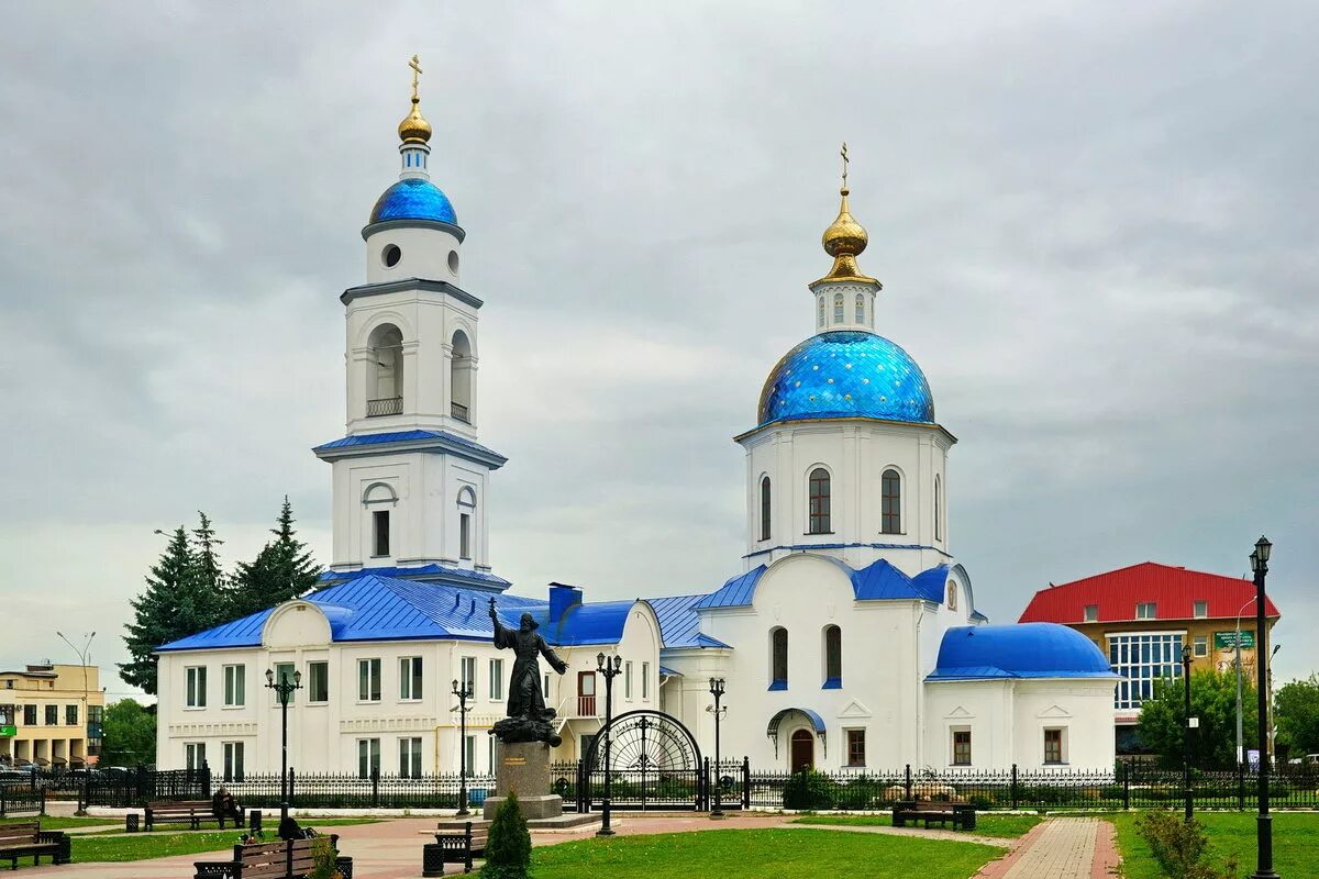 храм казанский собор малоярославец. казанская церковь малоярославец. храм казанской божьей матери малоярославец. собор казанской божьей матери в малоярославце. собор казанской иконы божией матери в малоярославце малоярославец.