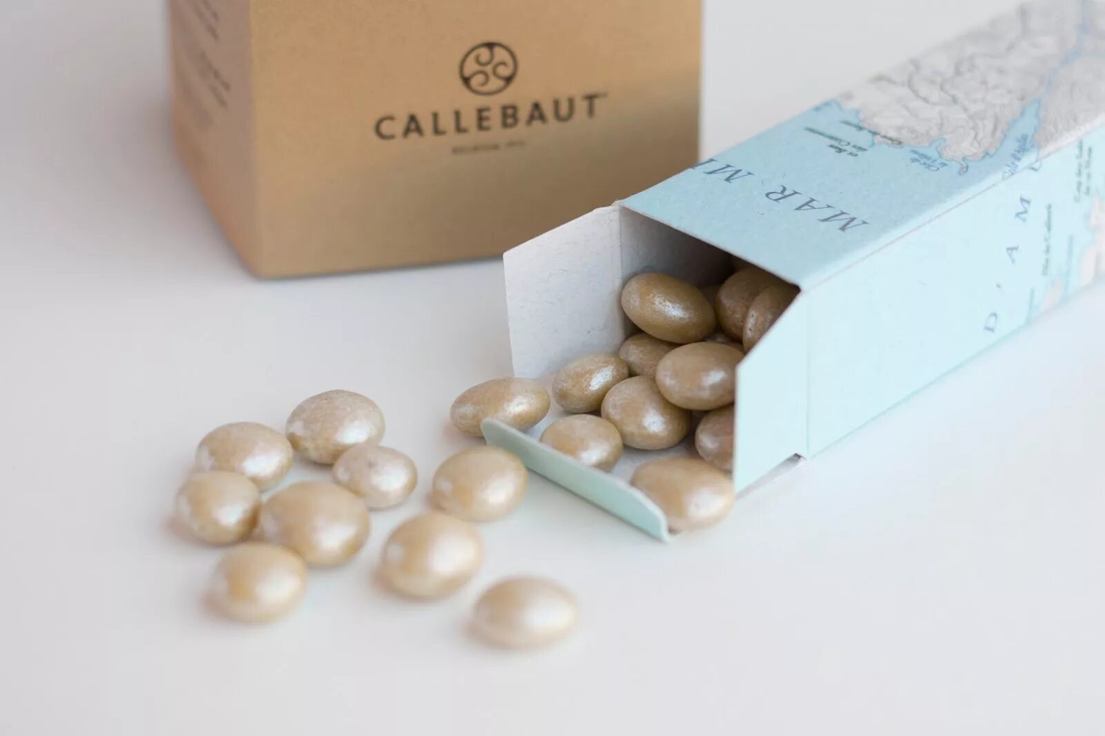 Package 14. Каллебаут упаковка. Callebaut логотип. Каллебаут товарный знак.