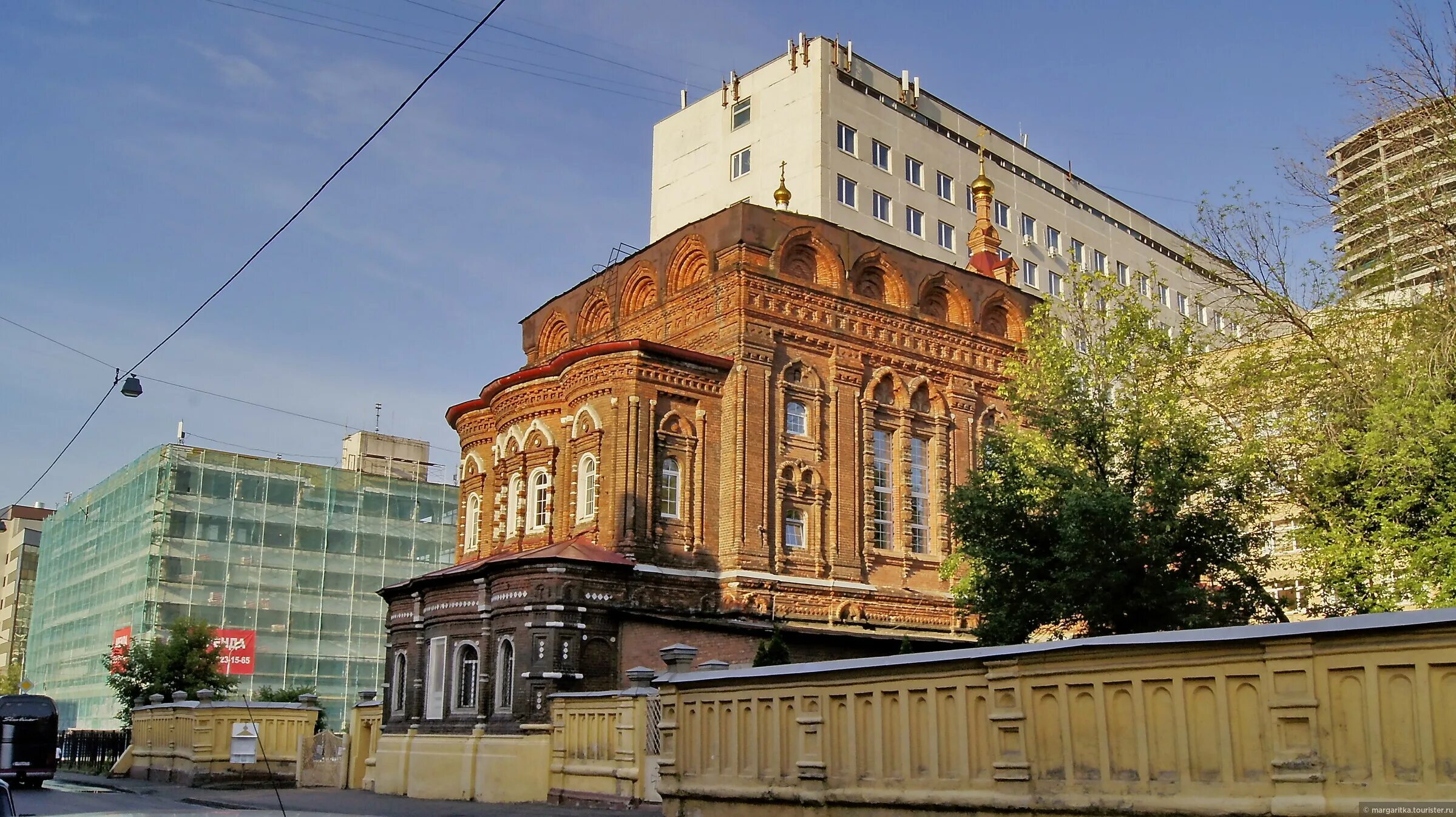 Моники г москва. Клиника Моники в Москве. Скорбященская Церковь на улице Щепкина. Храм Моники. Моники больница в Москве фото.