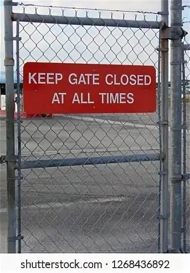 Closed Gate. Закрывайте ворота. HFC closed Gate фото. Закрывайте ворота векна рядом. Queue is currently closed перевод
