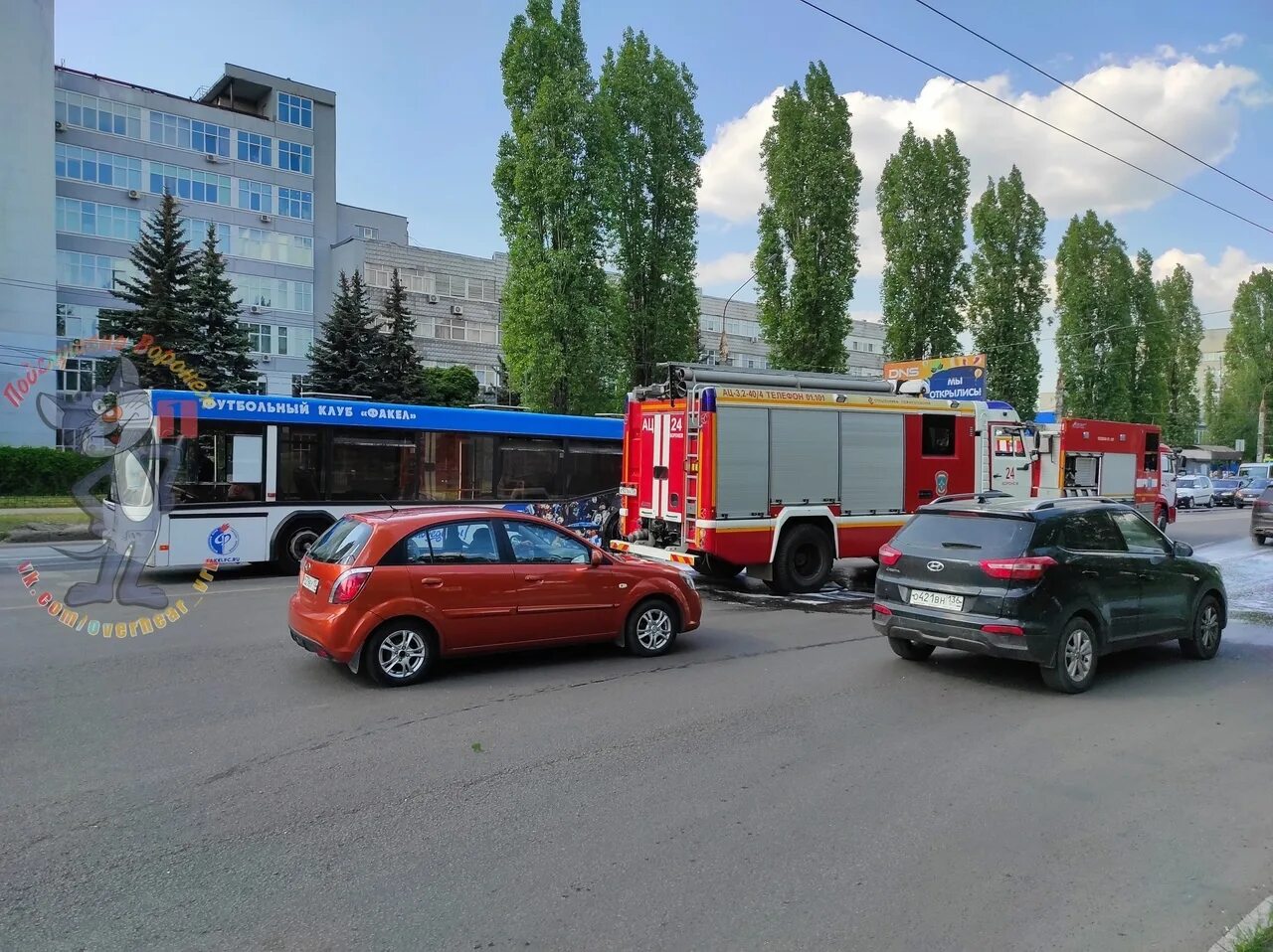 Автобус Воронеж. Воронежский общественный транспорт. Воронежские остановки. Остановка Серафимовича Воронеж.