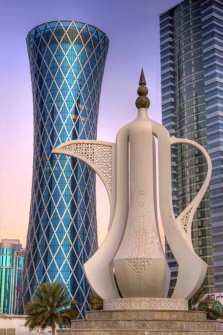 монумент парфюмницы страна. самый знаменитый монумент катара. доха. доха. парфюмницы доха.