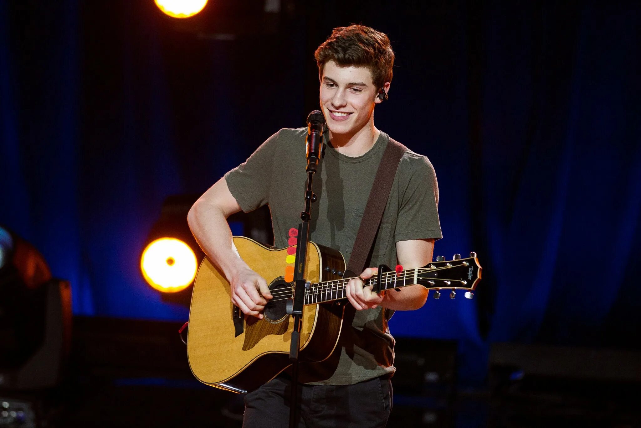 Шон мендес слушать. Шон мендес. шон мендес фото. shawn mendes young. shawn mendes сейчас.