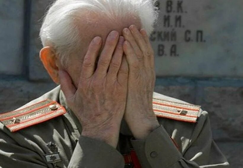 И прадед домой вернулся слушать