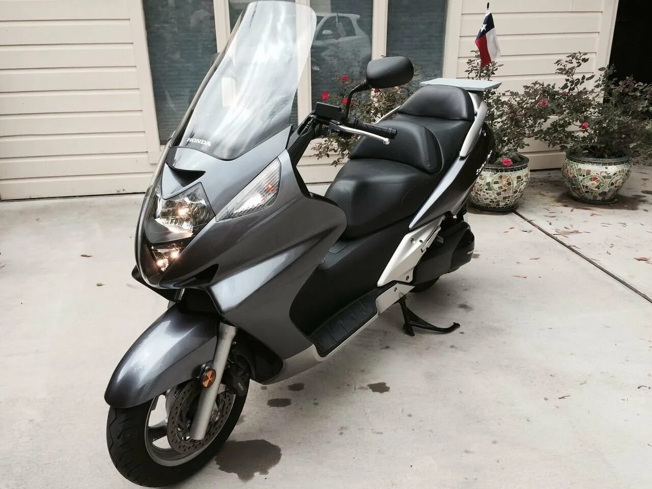 Винг 600. Honda silver wing. Максискутер хонда сильвер винг 600. Honda silverwing 600. Honda silver 600.