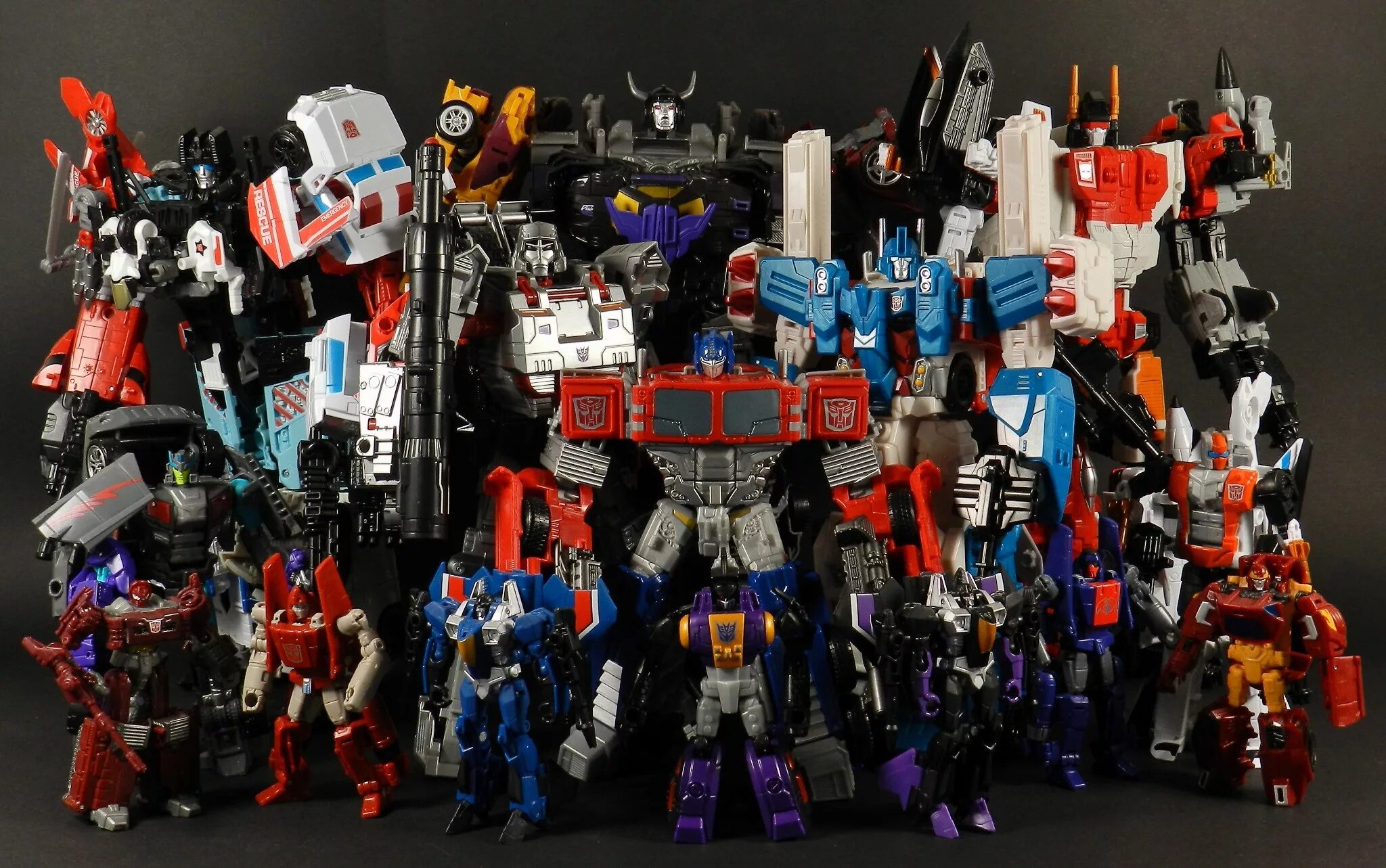 Transformers combiners. Девастатор трансформер. Менасор трансформеры. Transformers combiners. Трансформеры combiner wars.