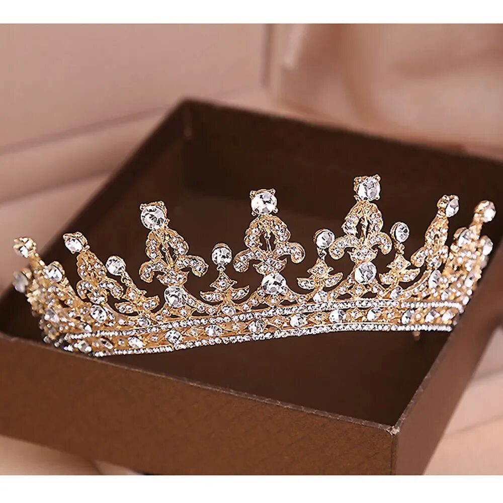Настоящие короны фото. Корона прусских королей. Диадема корона королевская золотая. Корона короля дании кристиана iv. Корона короля дании кристиана iv.