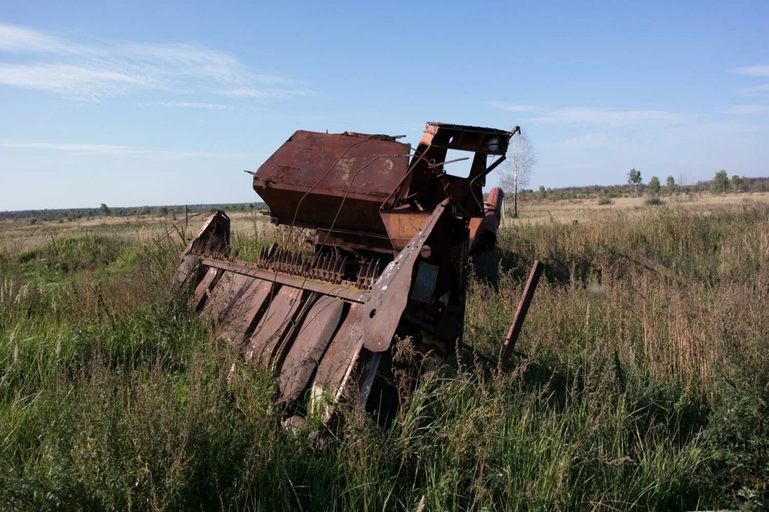 Брошенные колхозы. Советский колхоз заброшенный. Дт 54 бульдозер. Заброшенные совхозы и колхозы. Заброшенный колхоз.