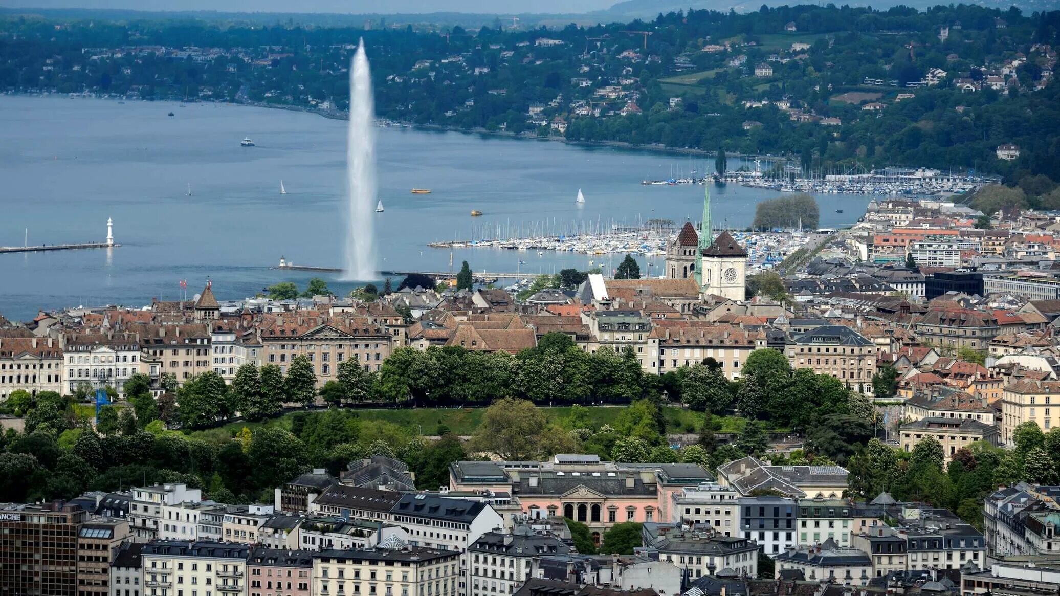 Жители монако. Город шамбери на карте. Национальные праздники монако. Житель варшавы белграда киева минска женевы. Национальный парк женева.