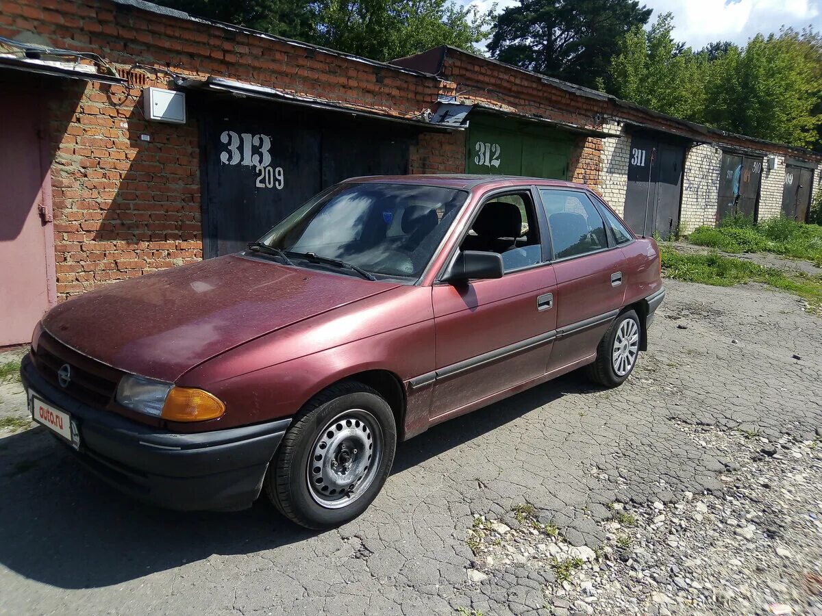 Opel Astra f седан 1992.