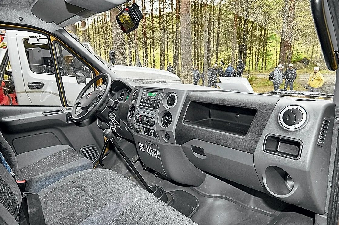 Урал некст салон кабины. Урал некст салон кабины. Урал с кабиной газель некст. Урал некст самосвал кабина. Урал некст салон.