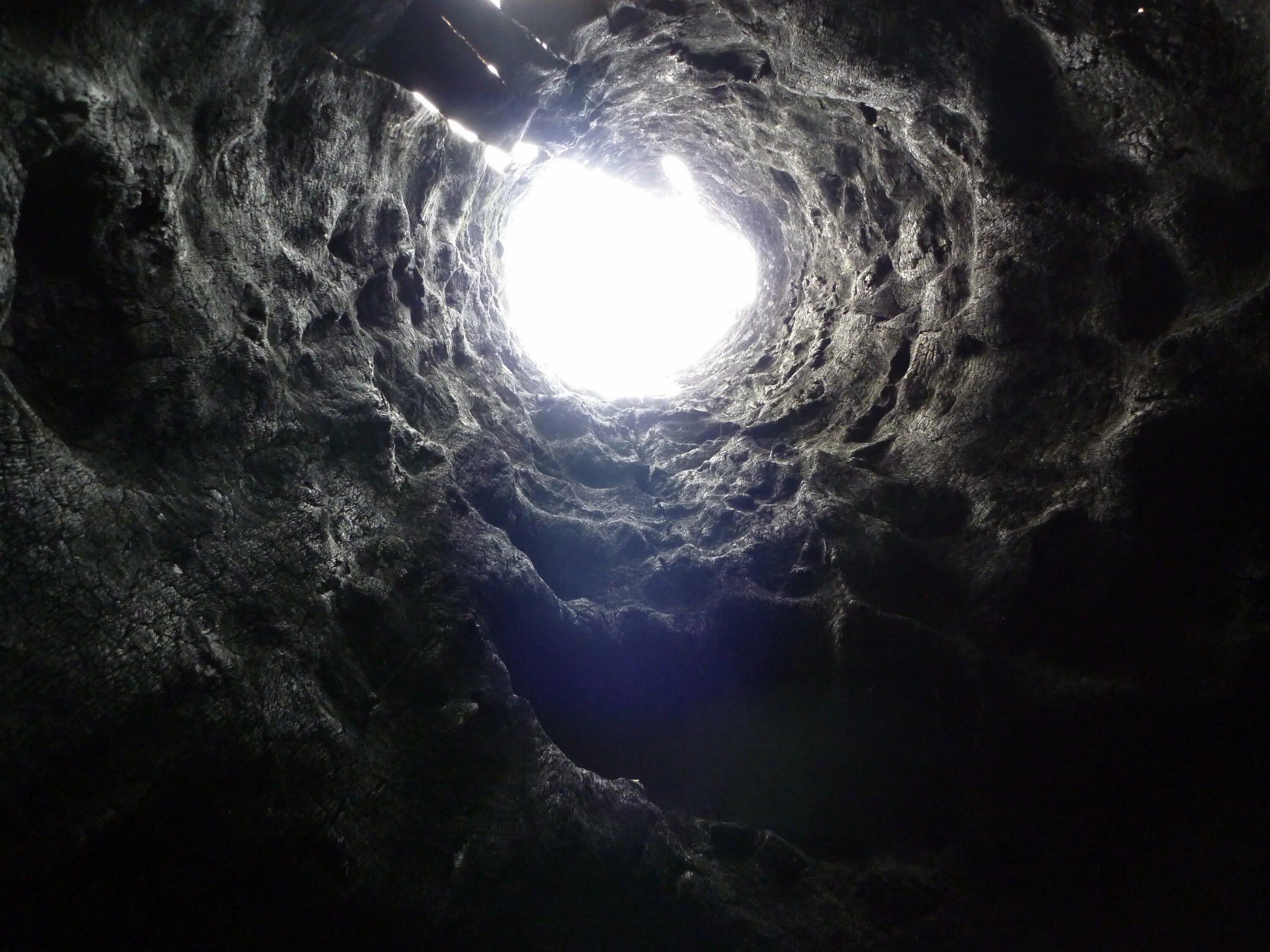 Тёмная дыра дорама 2021. Darkness hole. Бесконечность в черной дыре. Dark hole. Мрачный космос.