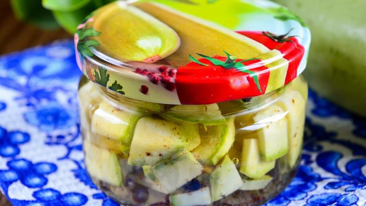 Приготовление маринованных кабачков на зиму. Кабачки кубиками на зиму. маринованные кабачки. кабачки с корицей на зиму. маринованные кабачки с перцем.