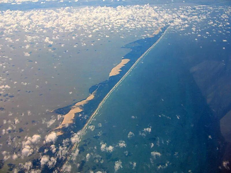 Зеленоградск самолет. Куршская коса коса. Балтийское море Куршская коса. Калининград Балтийское море Куршская коса. Калининград коса Куршская с самолета.