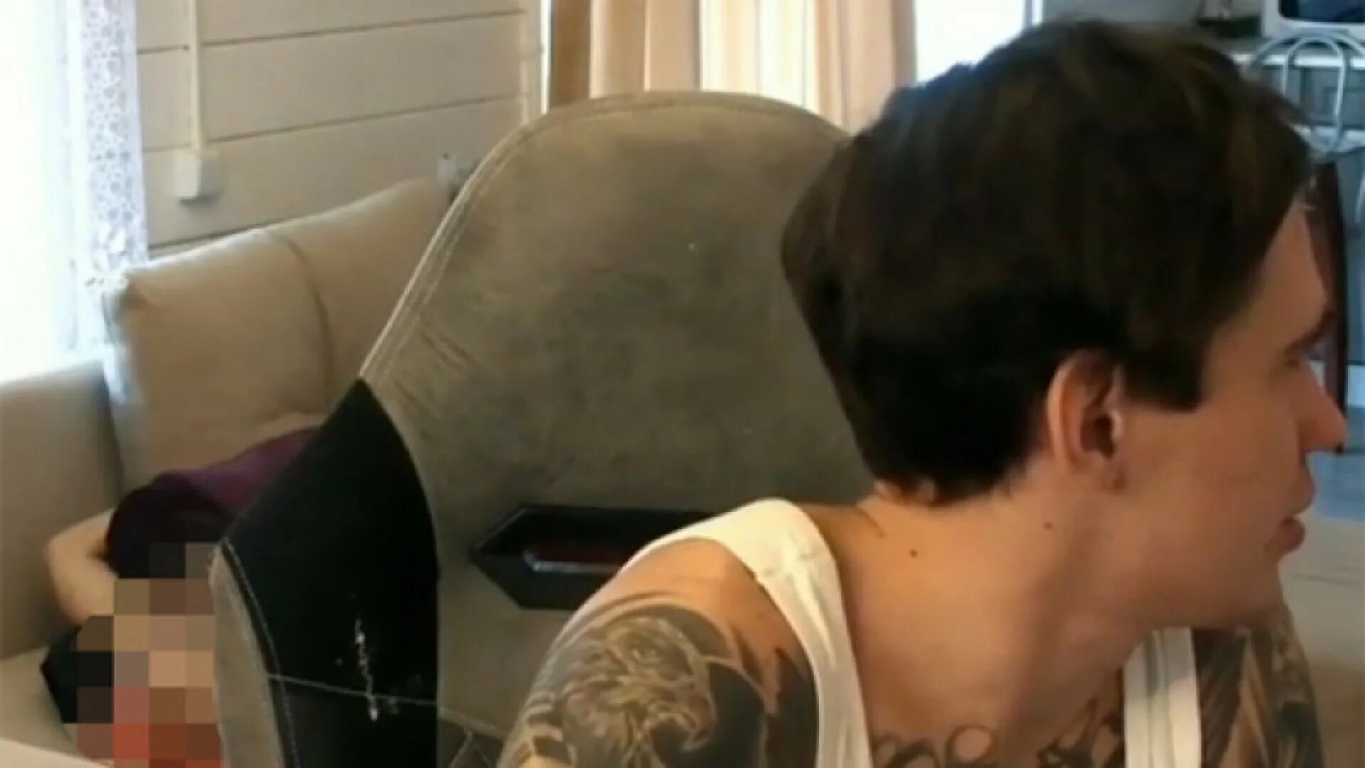 Mellstroy блоггер андрей бурим. Прямой эфир парень девушка. Стример мелстрой. Стаса решетникова (reeflay). Девушка.