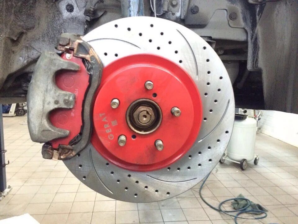 тормозной диск 10f051. передний тормозной колодка шевроле. тормозные колодки дисковые и барабанные. тормоза на солярис задние и передние. установка передних тормозных колодок солярис.