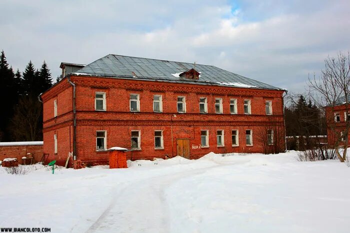 Троице одигитриевская пустынь троице одигитриевский ставропигиальный. Троице-Одигитриевская Зосимова пустынь. Монастырь Зосимова пустынь. Монастырь Зосимова пустынь Наро-Фоминский район. Женская Зосимова пустынь.