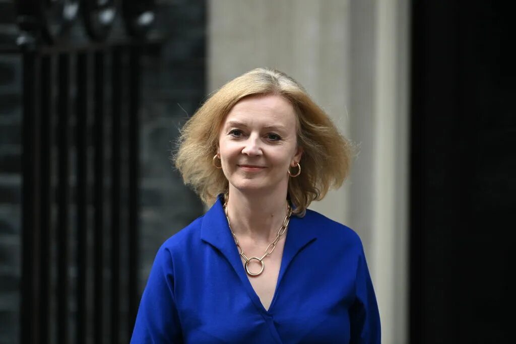 Глава мид британии лиз трасс. Глава мид великобритании элизабет трасс. Глава мид великобритании элизабет трасс. Министр здравоохранения великобритании 2022. Министр иностранных дел великобритании лиз трасс.