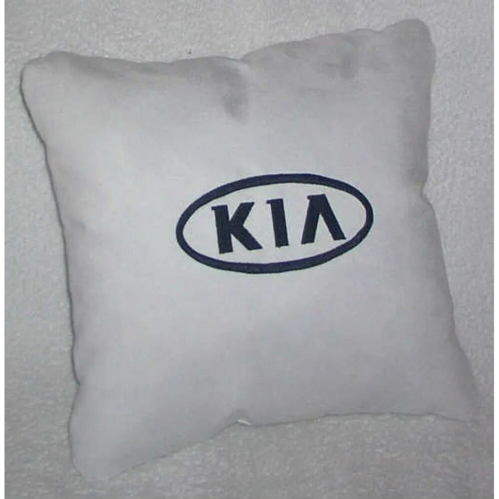 Подушки киа купить. Подушка автомобильная белая. Подушки в машину Kia. Подушка с логотипом Kia. Подушка вышивка Киа.