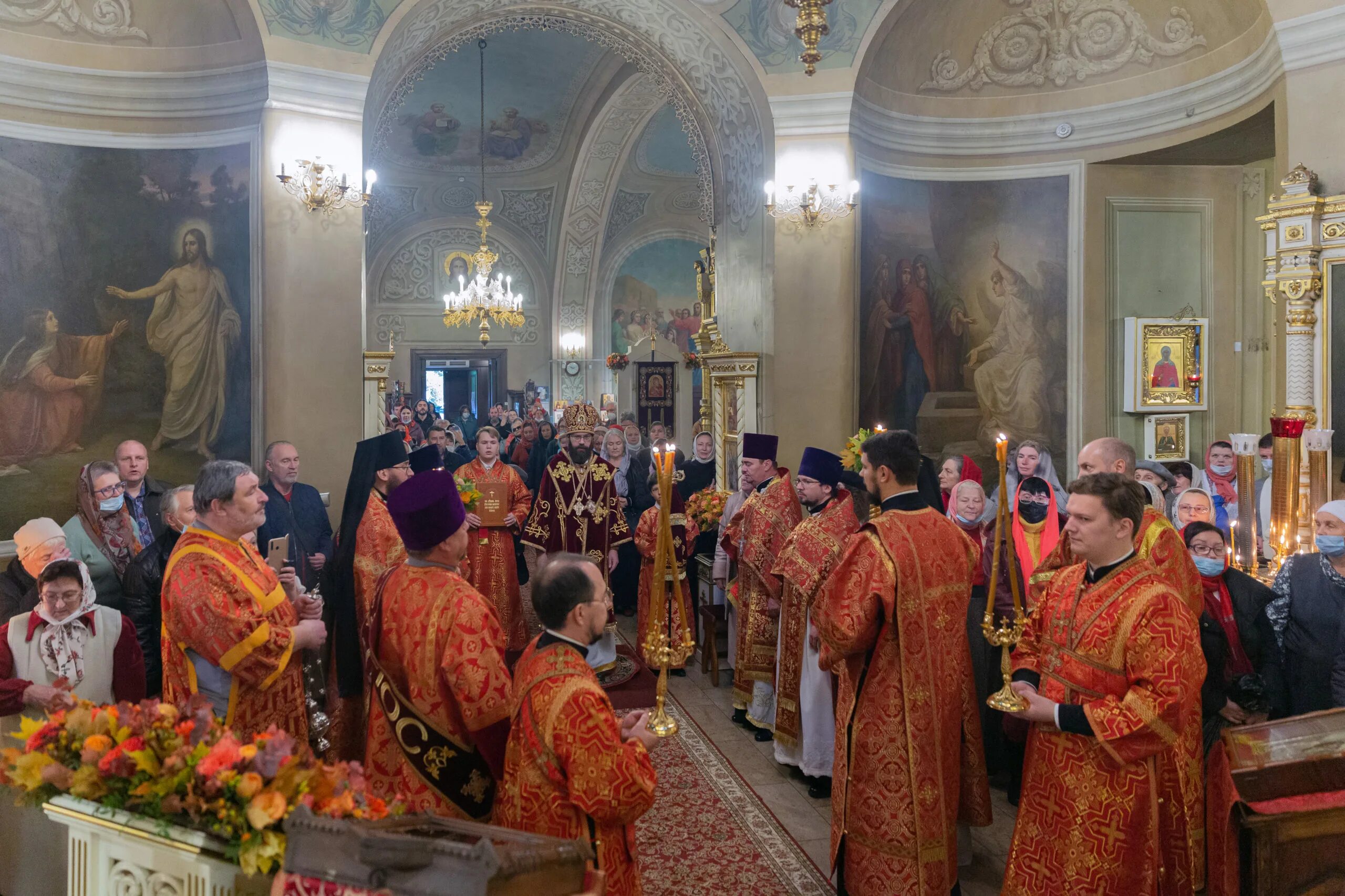 Храм Воскресения Словущего Ваганьково. Праздник Воскресения Словущего. Служба в храме Воскресения Словущего Борисов. Воскресения словущего на ваганьковском