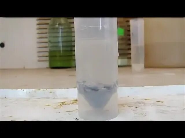 Взаимодействие разбавленной серной кислоты с металлами. Полуреакции с азотной кислотой. Уравнение реакции азотной кислоты. Концентрированная серная кислота. Концентрированная азотная кислота взаимодействие с металлами.