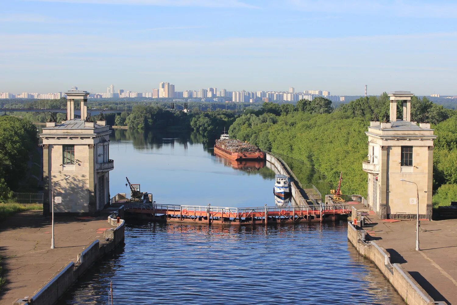 Каналы и шлюзы. Шлюзы канала имени Москвы. Шлюз 8 канала имени Москвы. Яхромский шлюз канала им Москвы. Канал имени Москвы шлюзы Яхрома.