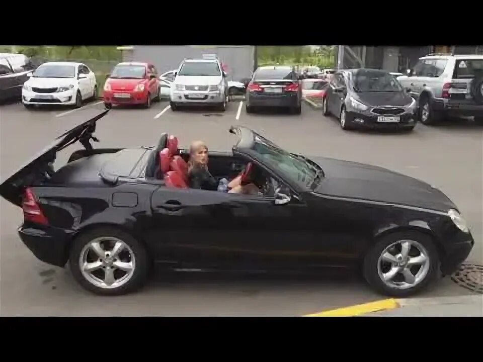 W212 кабриолет. Мерседес с откидной крышей с 2 дверями. Родстер Мерседес с тряпочной крышей. Мерседес с мягкой крышей