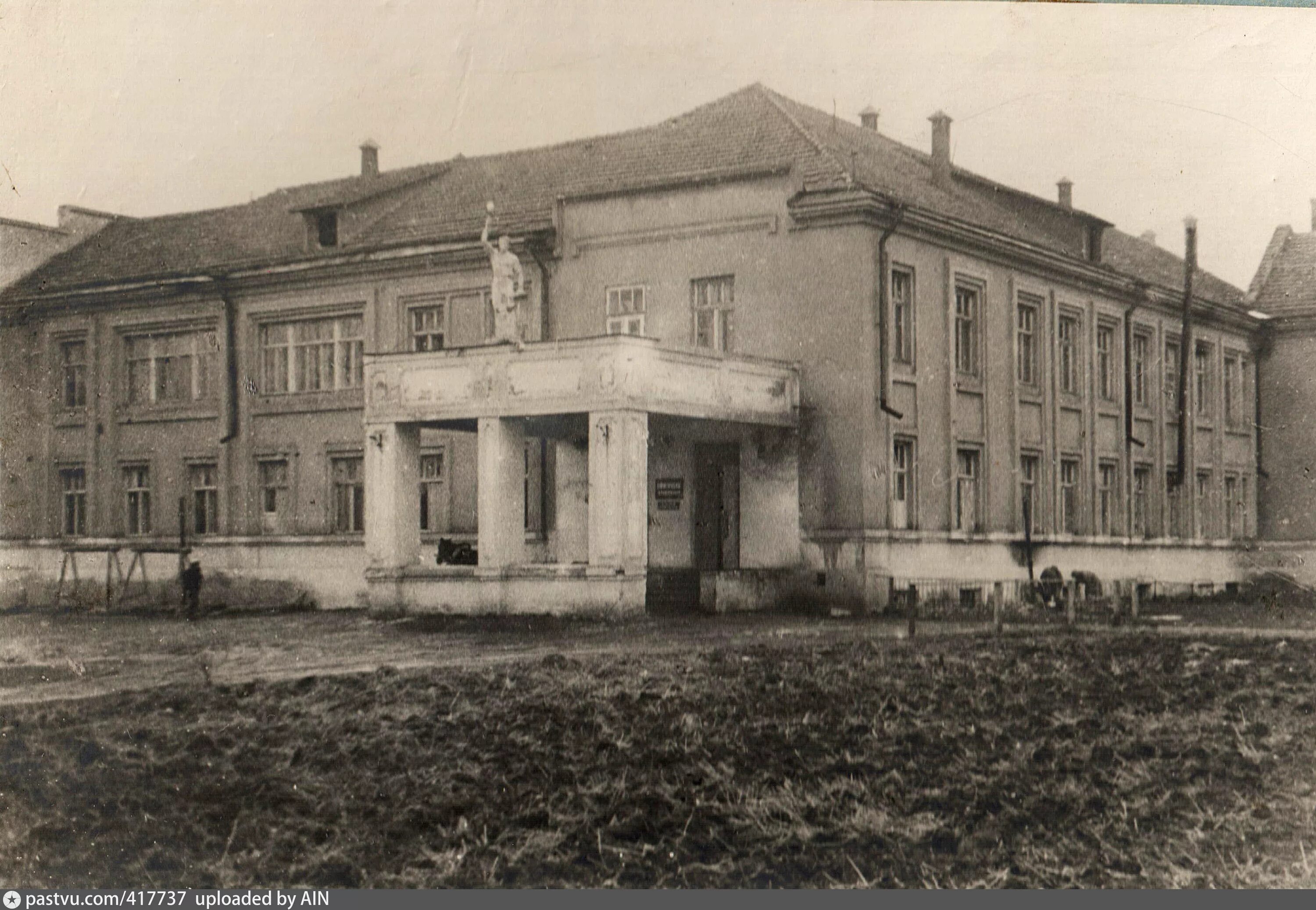 Црб, старый оскол, комсомольская улица, 81. Црб старые. Больница старый оскол ленина. Больницы советской постройки 50 годов. Црб старые.