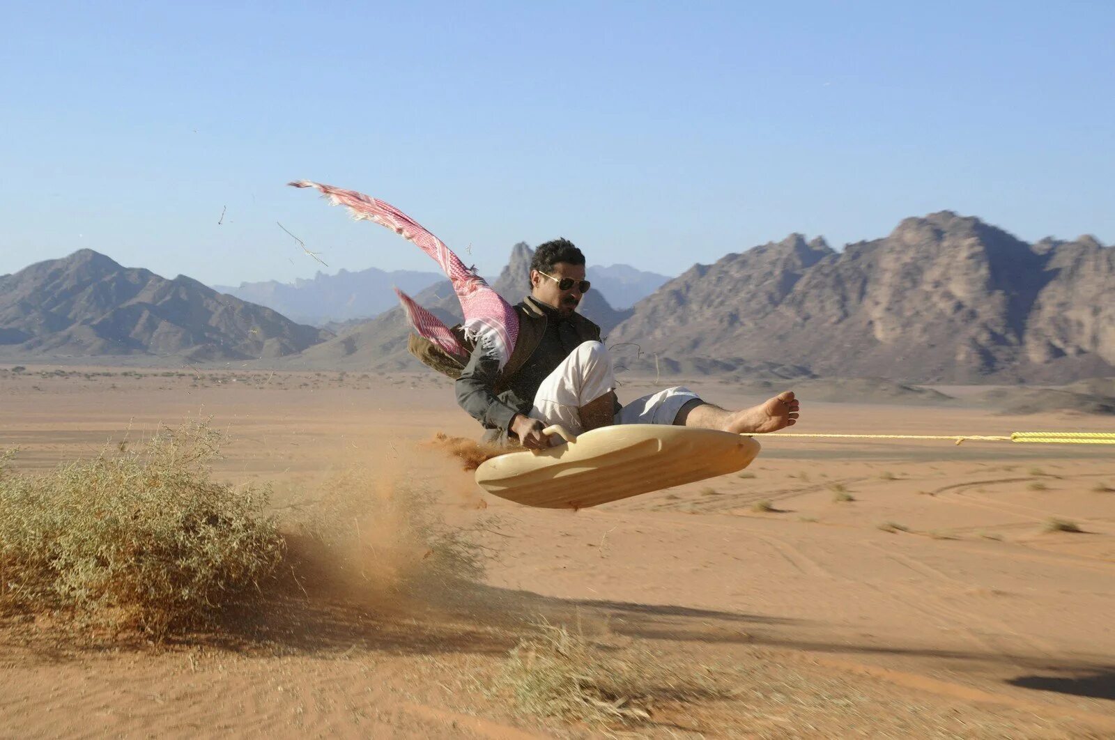 Пустыня прикол. Саудовская Аравия туризм. Катание в пустыне.