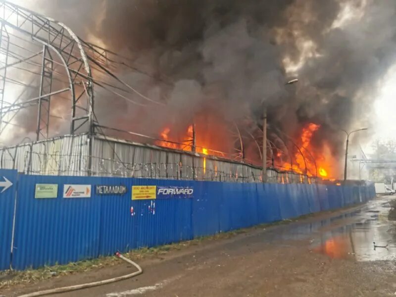 Завод зингер в подольске. Пожар в подольске вчера. Пожар на заводе в подольске. Пожар дома. 2022 пожар в подольске сегодня.