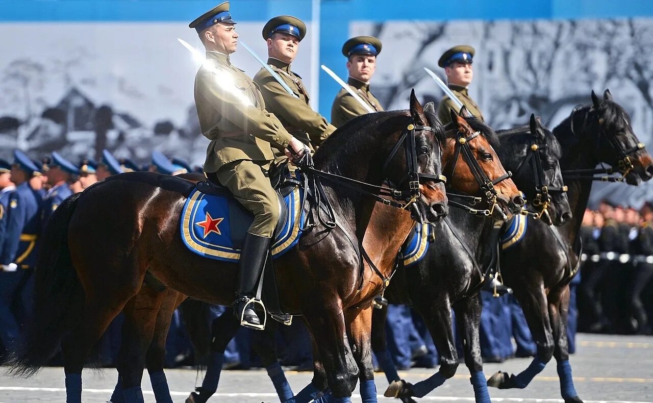 Президентский полк Конная кавалерия. Кавалерия на параде Победы 1945. Конная кавалерия на красной площади. Парад кавалерии РККА. Кто такие кавалеристы