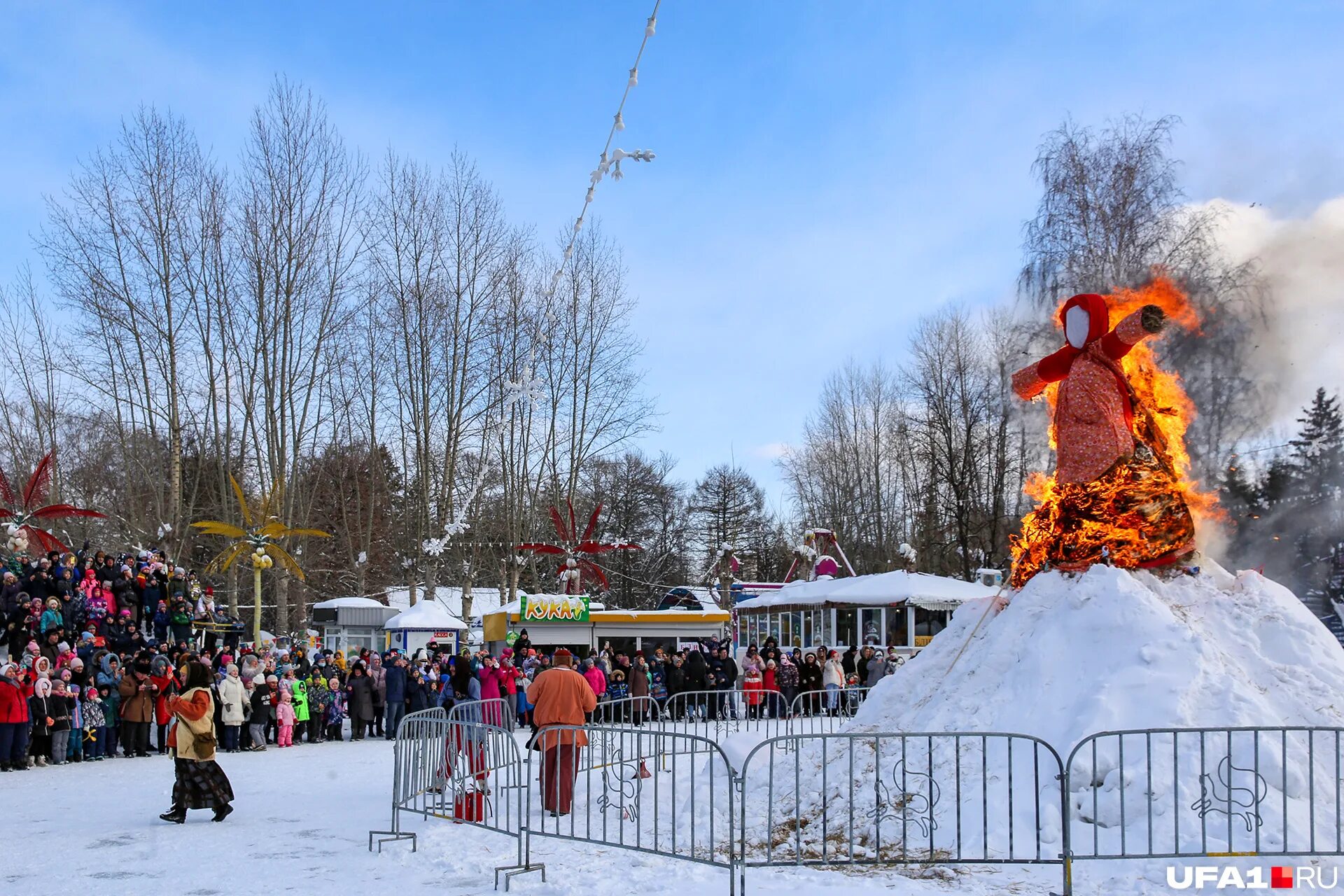 суббота масленица 25 февраля 2023 года. масленица мокшан. встречаем масленицу. масленица в уфе мероприятия. парк якутова масленица.