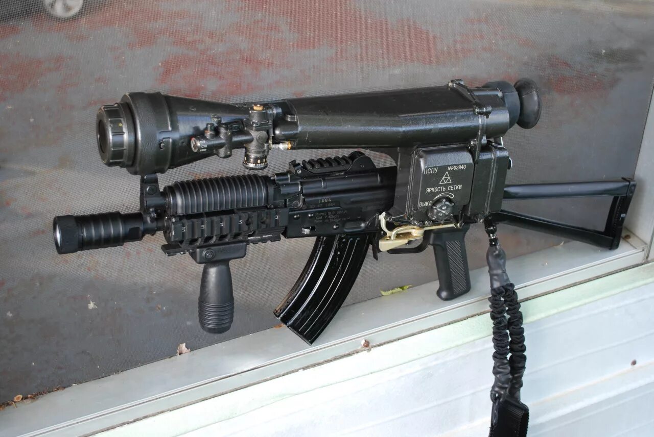 Ао нспе. АК-105 С НСПУ. НСПУ прицел AK-74. Ак105 страйкбол с подствольным гранатометом. АК 105 зенитка.