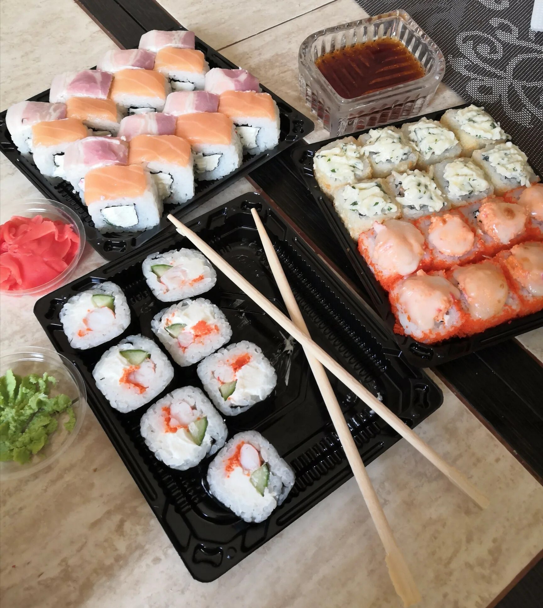 Энджой суши в Новосибирске Первомайский район. Enjoy sushi Красноярск. Энджой суши в Красноярске. Роллы заказать. Заказать суши на дом дешево