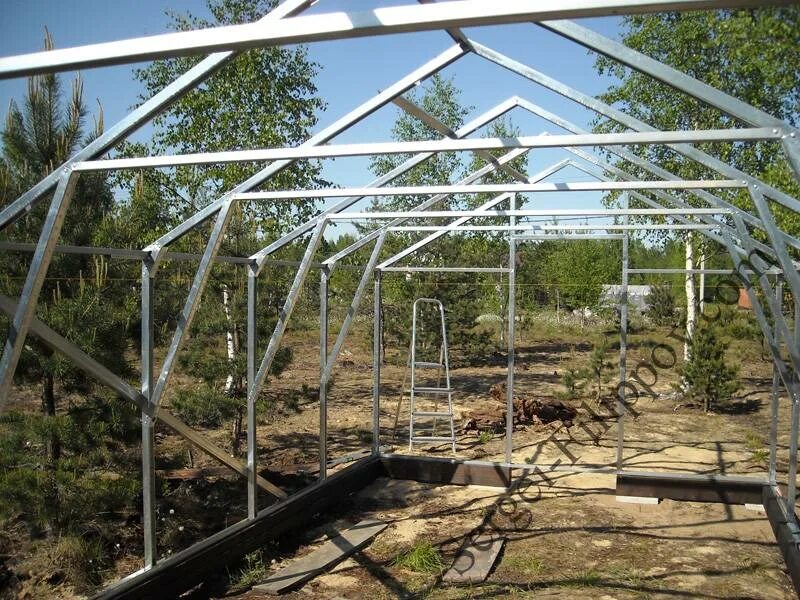 Теплицы фото чертежи. Каркас двускатной теплицы. теплица из профиля. каркас оранжереи. самодельная теплица из профиля.