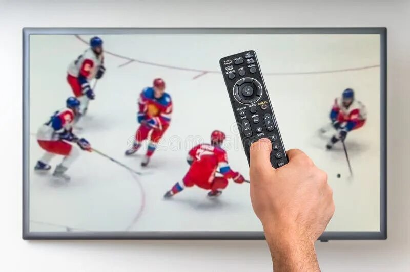 Когда будет лед по телевизору. Хоккей по телевизору. Хоккей на телевизоре. Хоккейные телевизоры. Смотрит хоккей по телевизору.