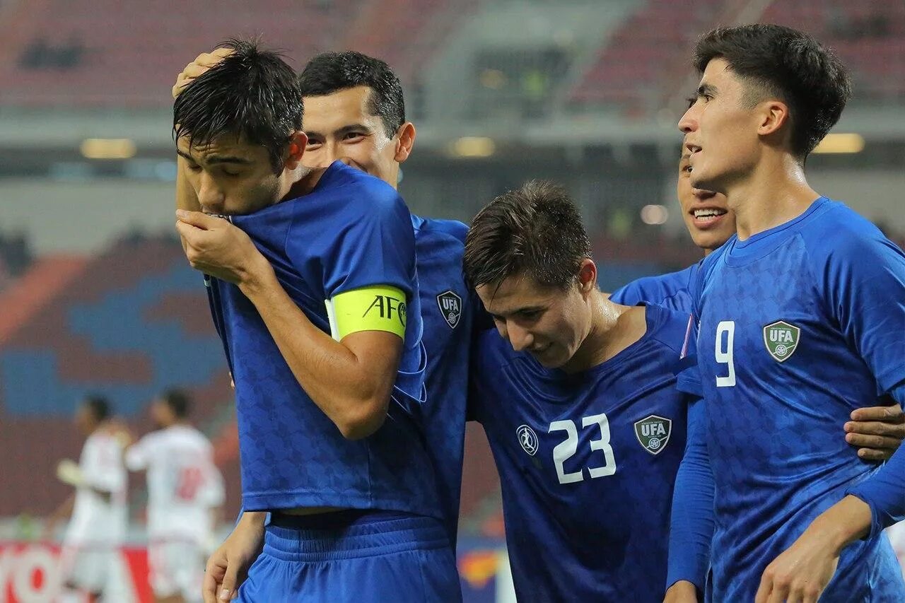 Uzbekistan baa futbol. Шомуродов узбекистан уругвай. Сборный узбекистан по футболу. Чемпионат узбекистана по футболу. Uzbekistan baa futbol.