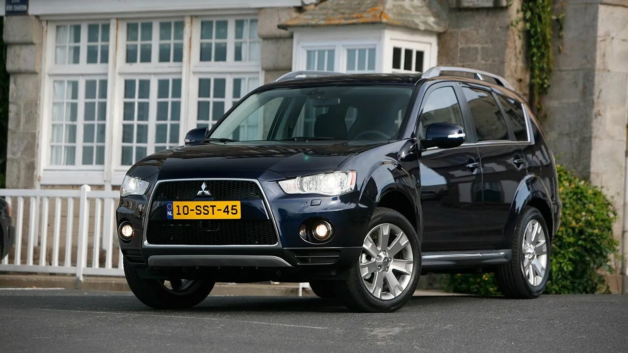 Аутлендер хл 2. Outlander xl рестайлинг. Mitsubishi outlander xl рестайлинг. Mitsubishi outlander xl рестайлинг. Outlander xl рестайлинг.