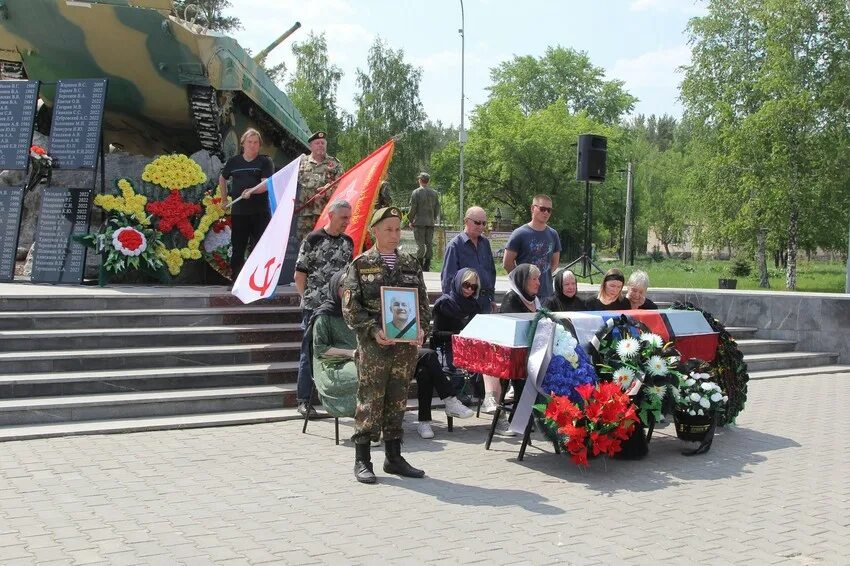 Прощание каменск уральский. Аллея славы Каменск-Уральский. Аллея славы в Балезино. Аллея славы Горноправдинск.